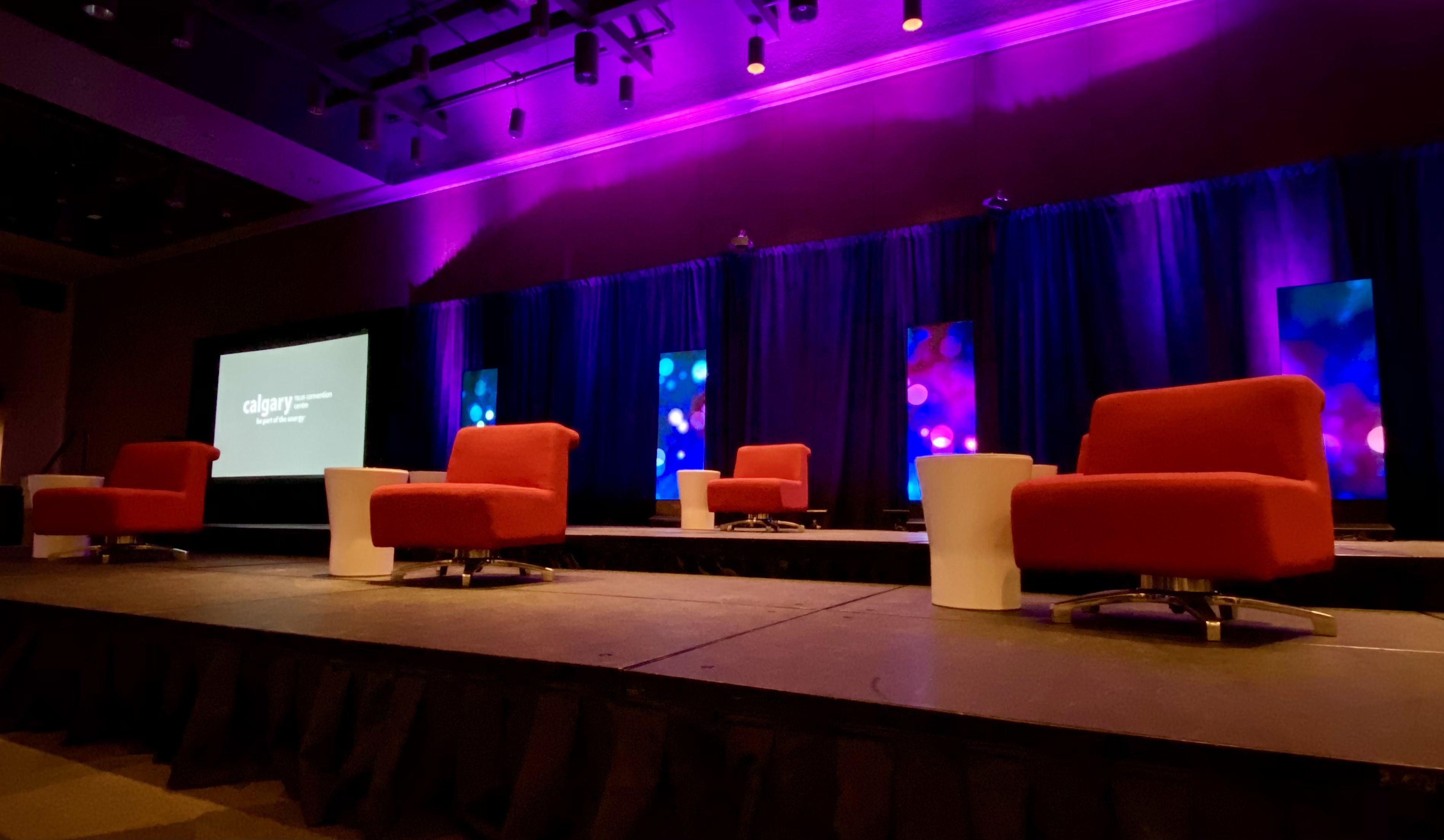 Eight advantages of hosting events from virtual studios
